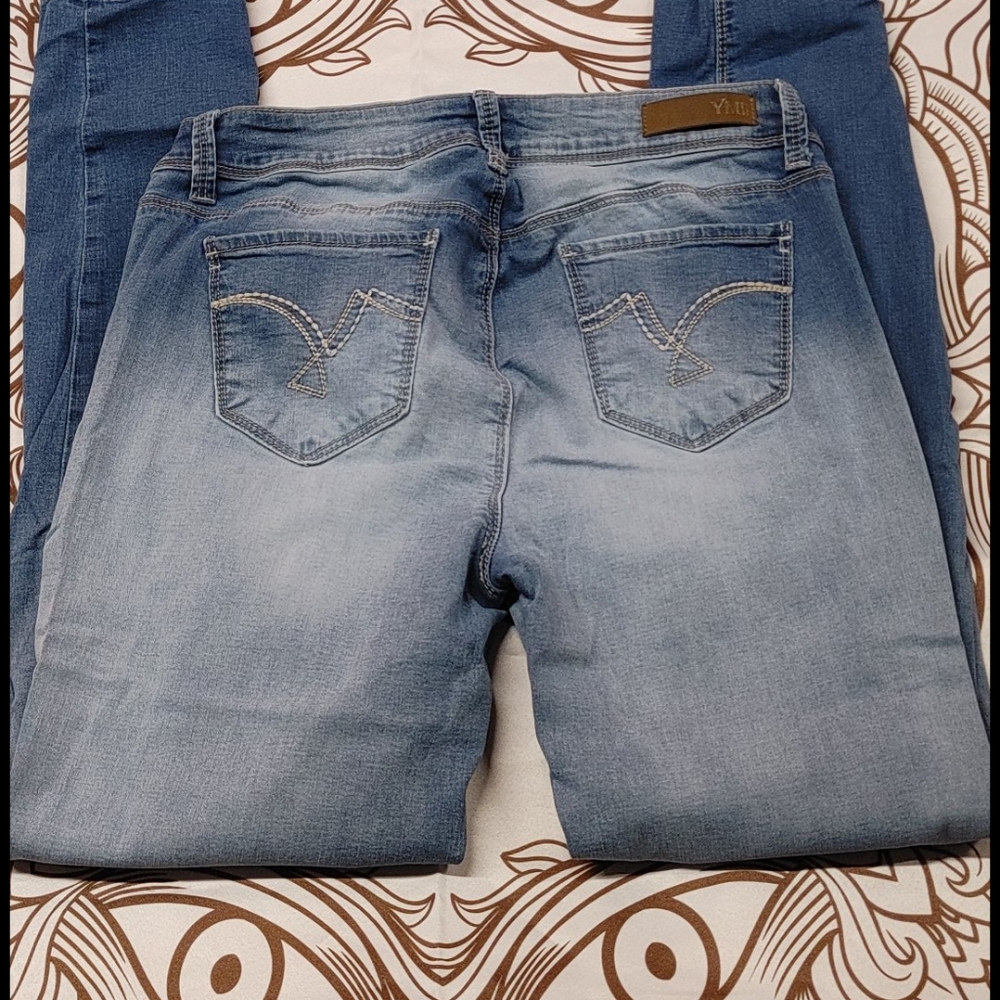 Jeans - Picture 2 of 3